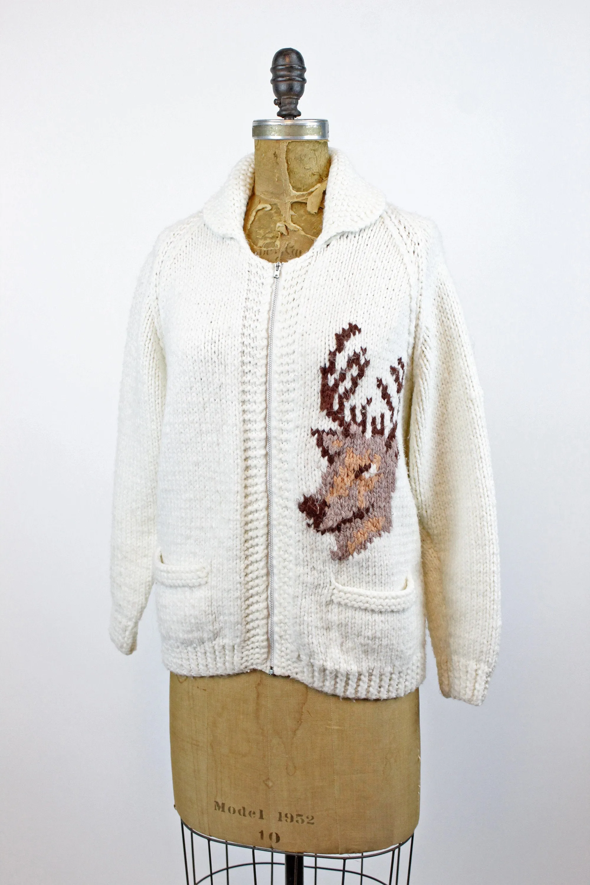 1960s Cowichan KNIT DEER cardigan sweater small medium | new fall