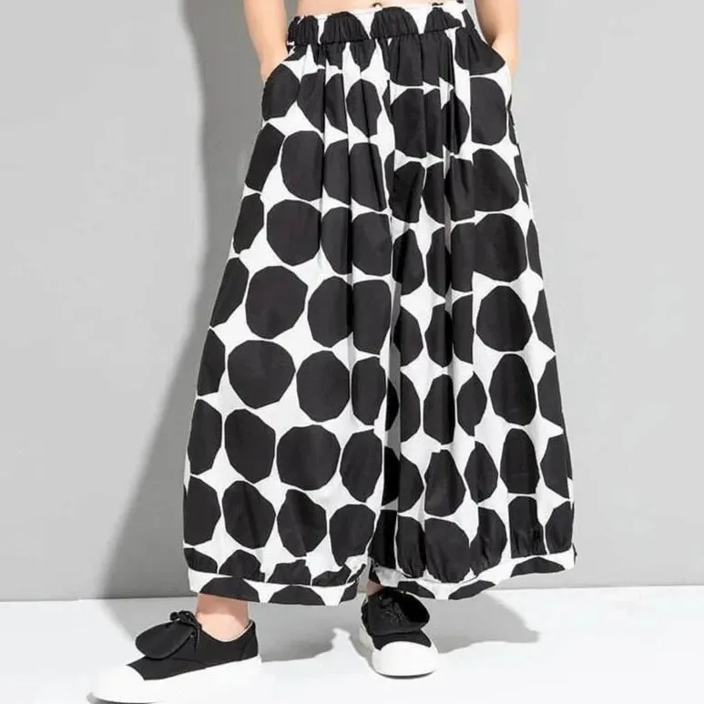 Chic Polka Dot Wide-Leg Trousers for Effortless Style