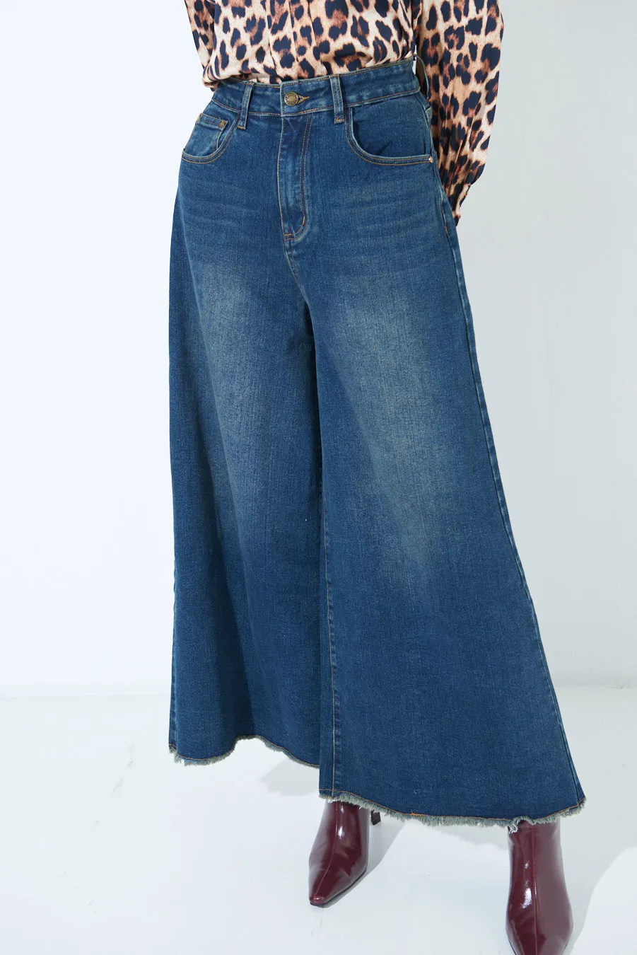 High-waisted wide-leg jeans wholesale