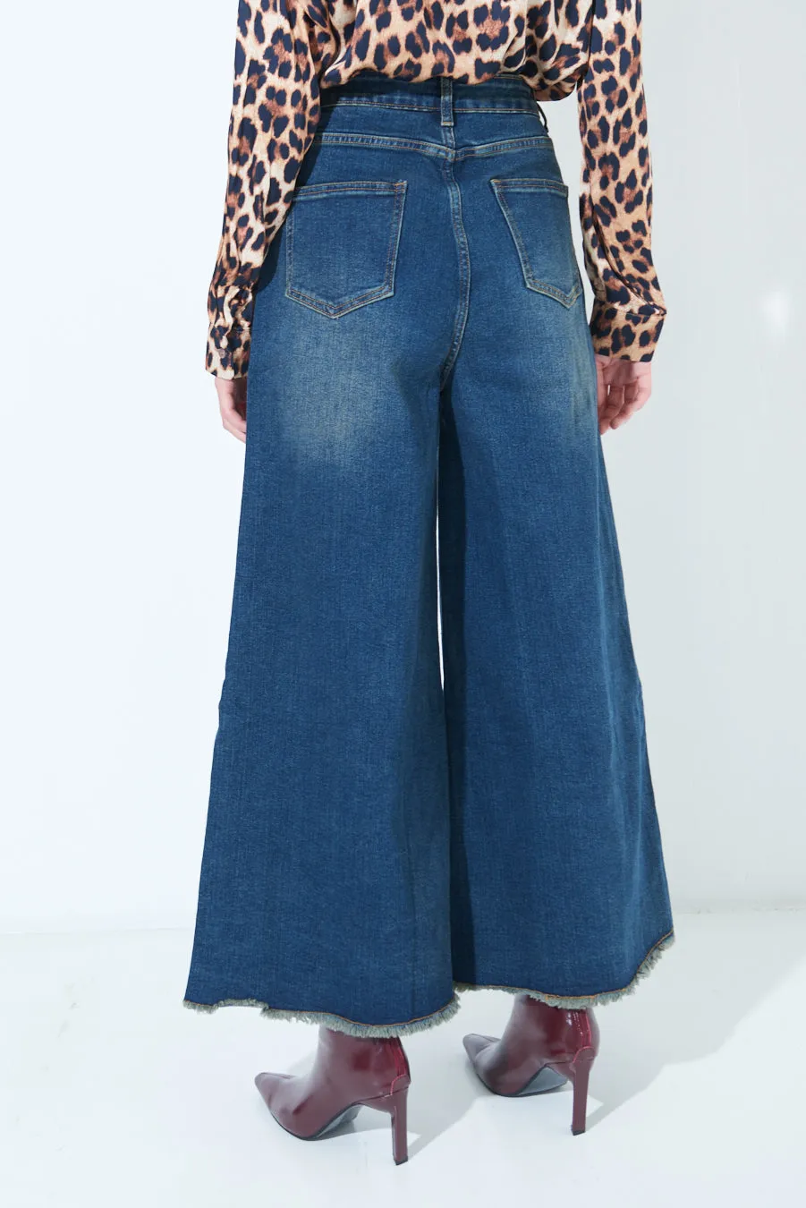 High-waisted wide-leg jeans wholesale